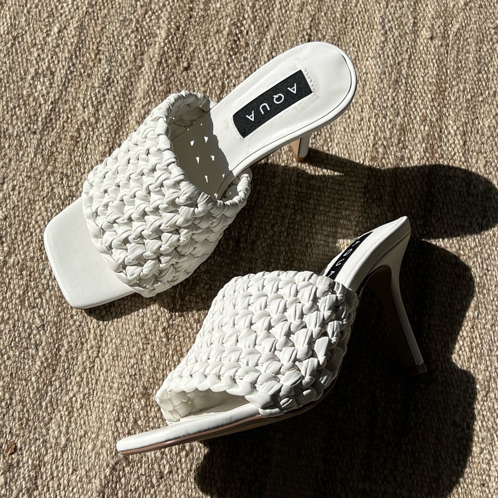 BN!! Aqua white leather woven front sandal pump